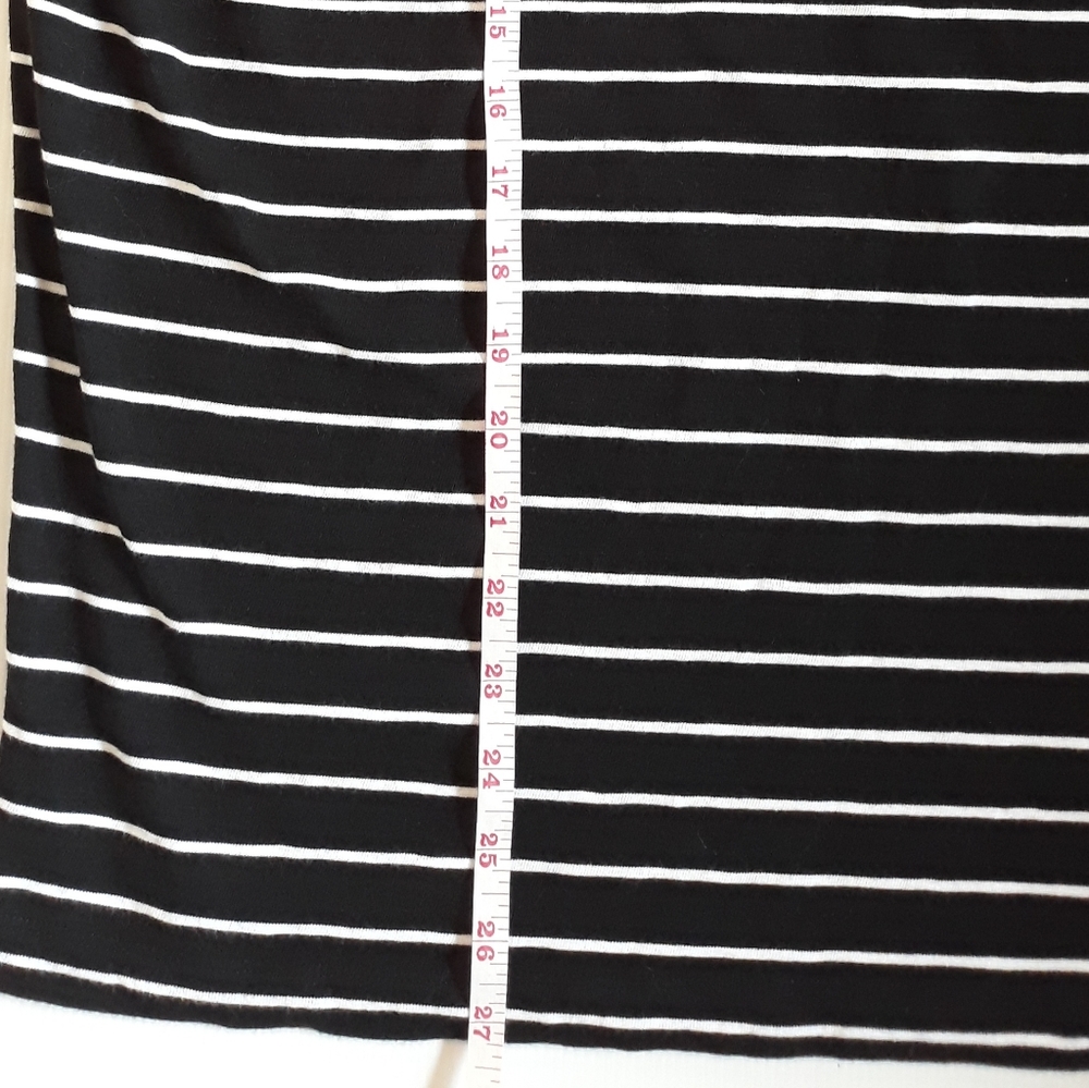 🍾🍾Host pick🍾🍾UNIQLO short sleeve tunic - Picture 6 of 9